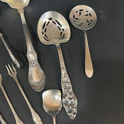 LOT 128K: International Silver Silverplate Flatware Set - Orleans Patter Service for Eight - and More