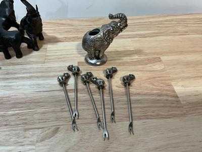 5 Metal Elephants