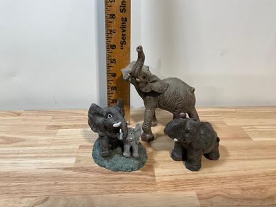 Lot of 3 Elephants