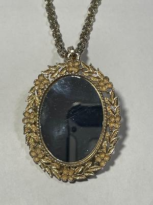 Vintage Mid-Century Preowned Avon Reversable Onyx/Mirror/Faux Coral Fashion Necklace on a 32" Gold-tone Chain in Very Good Condition...