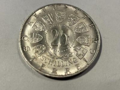 Austria 1955 Brilliant Uncirculated Condition 25 Schilling Silver Coin as Pictured. FREE DOMESTIC SHIPPING.