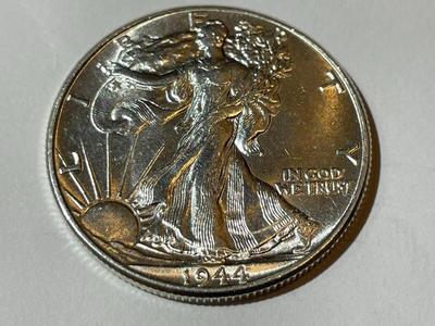 1944-P BRILLIANT UNCIRCULATED (UNCERTIFIED) WALKING LIBERTY SILVER HALF DOLLAR.