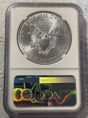 NGC CERTIFIED 2011 MS69 25TH ANNIVERSARY SILVER EAGLE DOLLAR AS PICTURED. FREE DOMESTIC SHIPPING.
