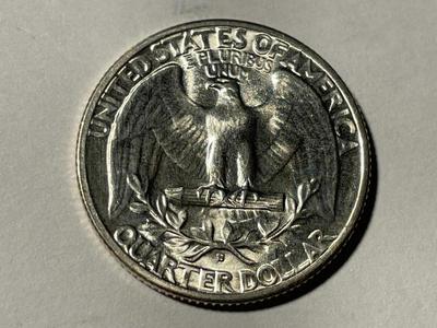 1943-S CHOICE BRILLIANT UNCIRCULATED CONDITION WASHINGTON SILVER QUARTER AS PICTURED. FREE DOMESTIC SHIPPING.