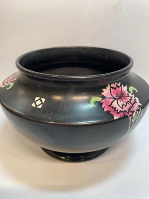 Shelley Black Carnation Vase