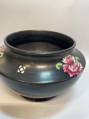 Shelley Black Carnation Vase