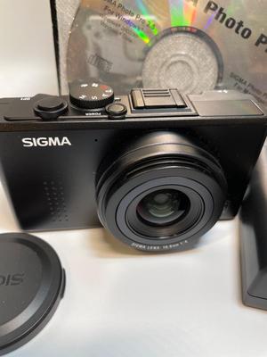 Sigma DP1 Camera