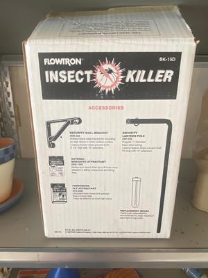 CYCLONE SPREADER, FLOWTRON BUG ZAPPER, CLAY FLOWER POT