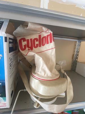 CYCLONE SPREADER, FLOWTRON BUG ZAPPER, CLAY FLOWER POT