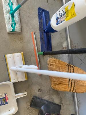 ORECK UP RIGHT VACUUM MODEL BR2251-1, BROOM, SQUEEGEE, SWIFFER, MOP & MORE