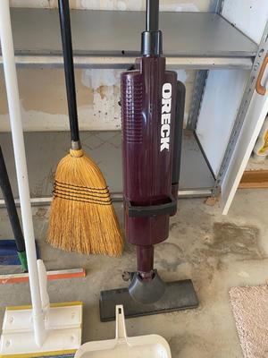 ORECK UP RIGHT VACUUM MODEL BR2251-1, BROOM, SQUEEGEE, SWIFFER, MOP & MORE