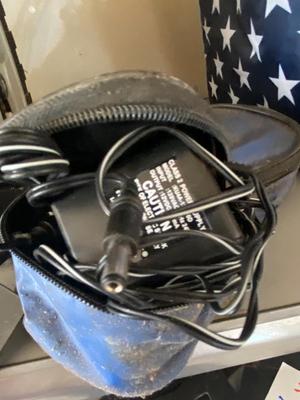 HANDY 6-IN-1 PORTABLE POWER SOURCE