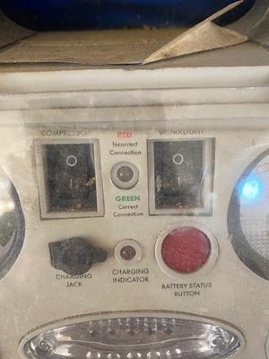 HANDY 6-IN-1 PORTABLE POWER SOURCE