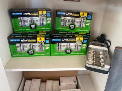 RECHARGEABLE BATTERY CHARGER AND MANY LIGHT BULBS