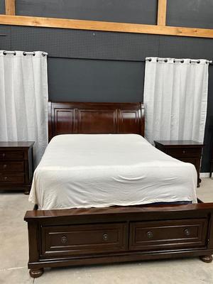 Lot P 633 Queen Size Porter Rustic Brown Queen Size Sleigh Bed