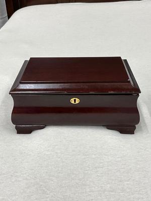 Lot P 634 Porter Rustic Brown Seven Drawer Dresser with Beveled Mirror