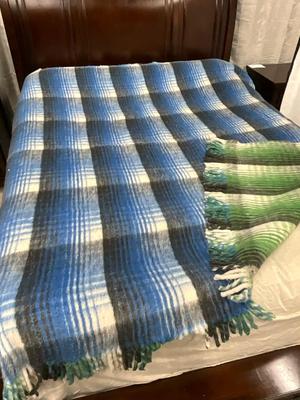 Lot P 639 Reversible Green / Blue Thick, Heavy Wool Blend Blanket - Full Size