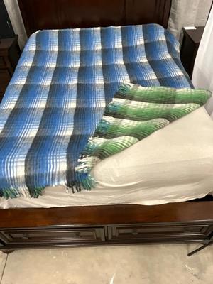 Lot P 639 Reversible Green / Blue Thick, Heavy Wool Blend Blanket - Full Size