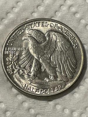 1946-P UNCIRCULATED CONDITION WALKING LIBERTY SILVER HALF DOLLAR AS PICTURED. (COIN-2). FREE DOMESTIC SHIPPING.