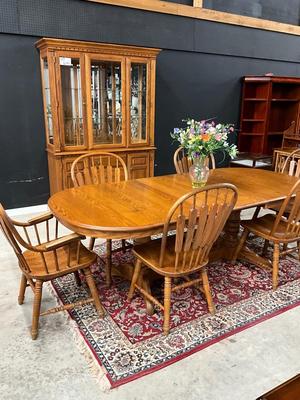 Lot P 641 Vintage Richardson Brothers Company Oak Dining Table