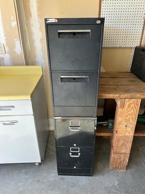 TWO 2 DRAWER METAL FILING CABINETS WITH HOME IMPROVEMENT BOOKS