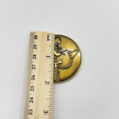 LOT 115J: 1999 Universal Studios Islands of Adventure Seuss Landings Cat in the Hat Coin Medallion in Original Box