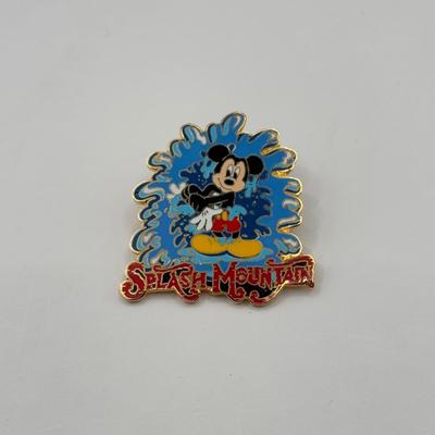 LOT 119J: Disney Trading Pins - EPCOT, Living Seas, Splash Mountain, Barnstormer & Kilimanjaro Safaris