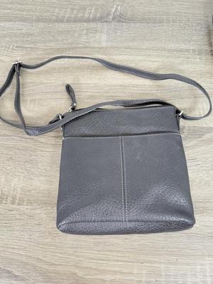 LOT 128A: Small Handbags & Purses - Kenneth Cole Reaction w/ Tag, Fusion, Jewel & More