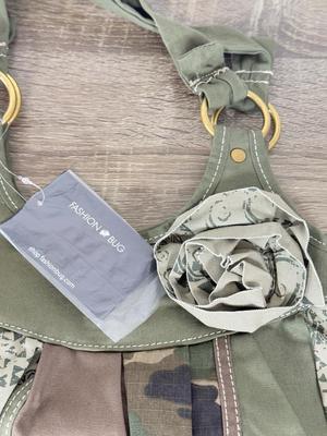 LOT 136B: Casual Purses w/ Tags - Frankie & Johnnie and Camo Fashion Bug