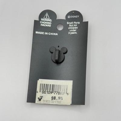 LOT 153J: Disney Mickey & Minnie Trading Pins - Mickey Proposing, Disney Fairy Tale Weddings & Valentine’s Day