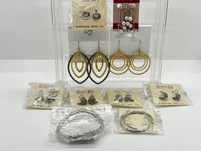 LOT 184J: New in Package Earrings