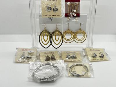 LOT 184J: New in Package Earrings