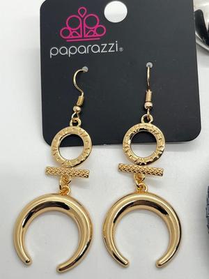 LOT 203: Papa-Paparazzi! Collection of New in Package Paparazzi Jewelry