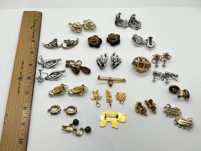 LOT 231J: Collection of Screw Back Earrings, Pendants and Pins