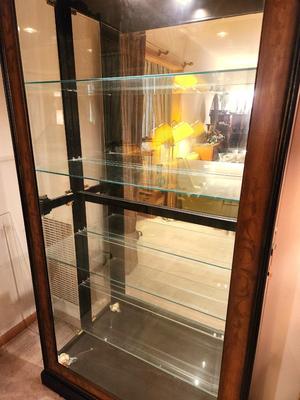 Lot #61 Pulaski Furniture Co. 5 Shelf Lighted Display Cabinet
