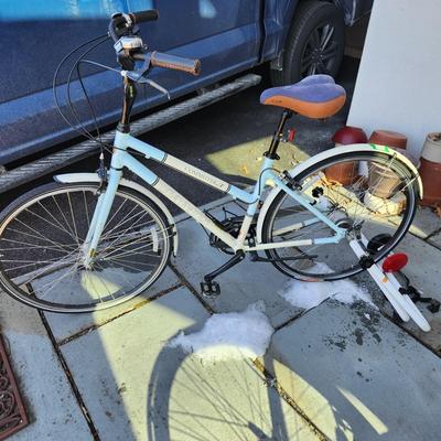 Jamis Commuter 3 Bike Size 17.5" w Performance Bike Trainer