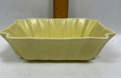 Vintage Hull Regal Pattern Butter Yellow Pottery Bowl Nut Candy Dish #318
