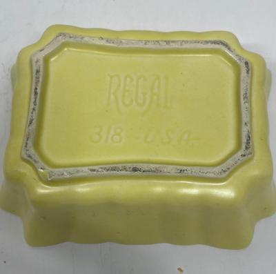 Vintage Hull Regal Pattern Butter Yellow Pottery Bowl Nut Candy Dish #318