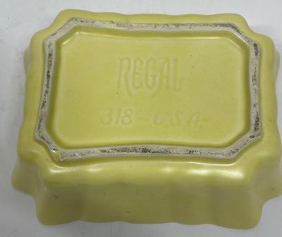 Vintage Hull Regal Pattern Butter Yellow Pottery Bowl Nut Candy Dish #318