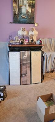 Pair of lamps, three framed inspirational