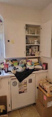 Kitchenware, glasses, oil dipping sets