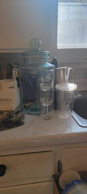 A lot of kitchen items