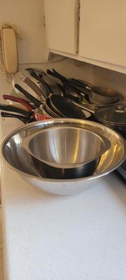 Cookware and bakeware