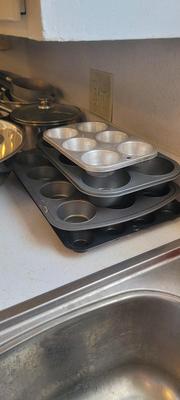 Cookware and bakeware