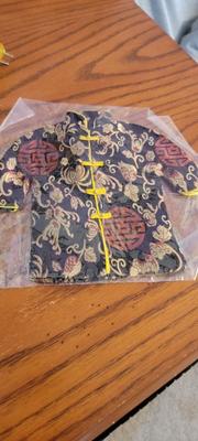 Table lamp, placemats with chop sticks