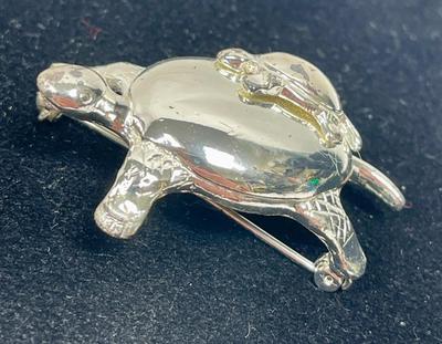 Turtle Brooch Pin Silvertone