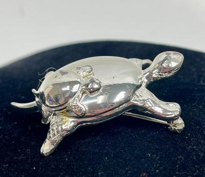 Turtle Brooch Pin Silvertone