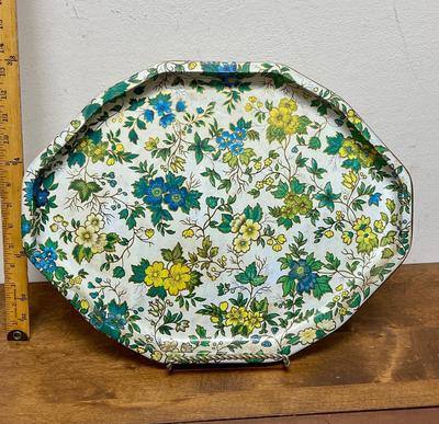 Sale Photo Thumbnail #150: Metal tray with white background with yellow, blue and cream-colored flowers. Good condition, approx. 13.5" x 17.5".