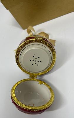 Mr Christmas 2007 Silent Night Music Box Egg Shaped Christmas Tree Ornament