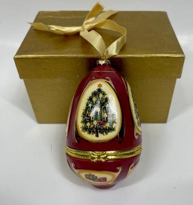 Mr Christmas 2007 Silent Night Music Box Egg Shaped Christmas Tree Ornament